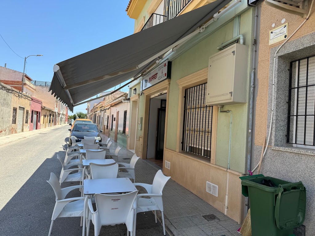 Wolfy&Whitey Buffet Espanol&Asiatico — Ambiente