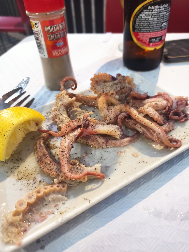 Bar El Resguardo — Comida y bebida