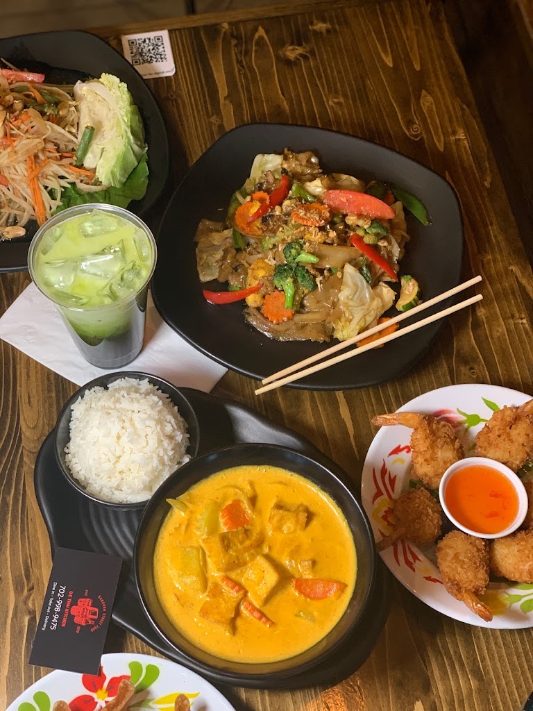 D E THAI KITCHEN 2