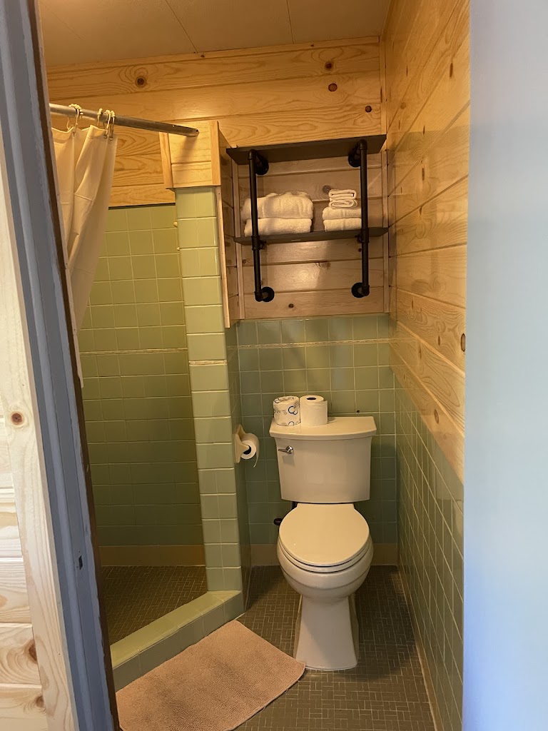  Clear Lake Inn and Resort