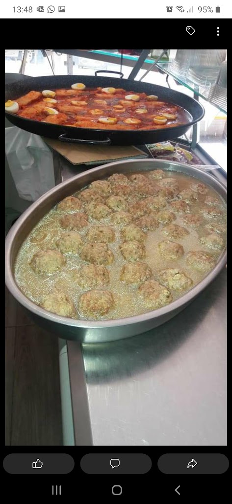 Asados Piolin — Comida y bebida