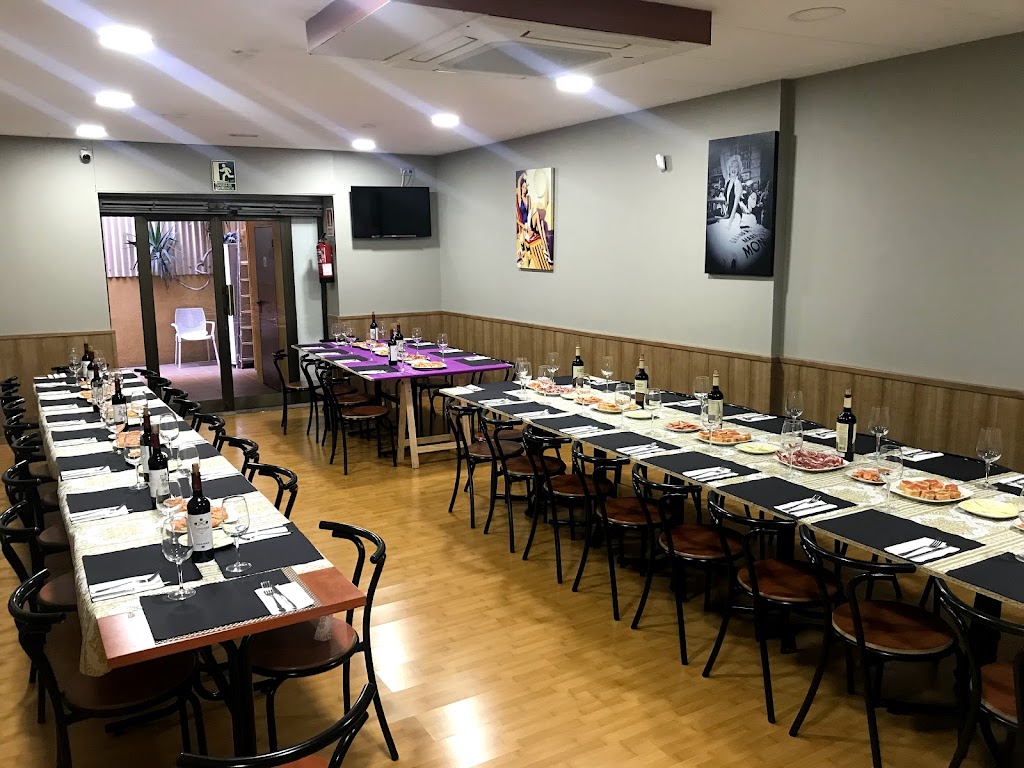 Famades Bar-Restaurant — Ambiente