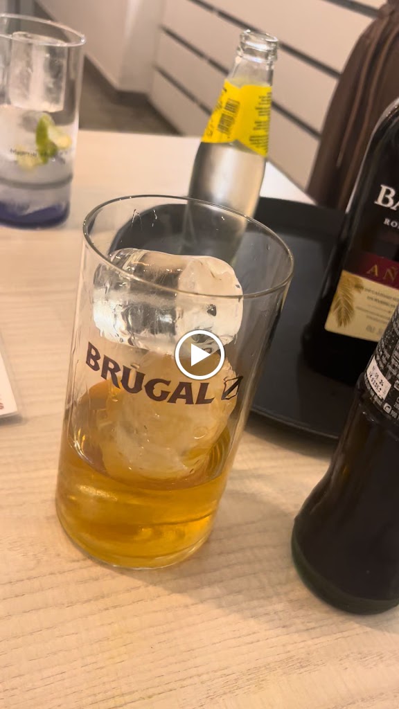 MERAKI RESTAURANTE, PLAZA DEL CONVENT 6 DENIA ESPANA — Videos