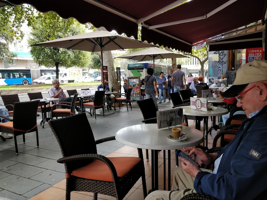Bar Cafe Terminal — Ambiente