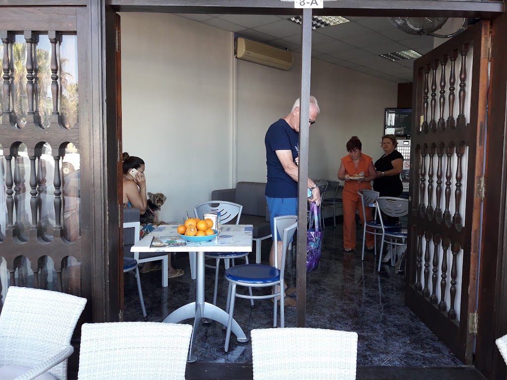 Cafeteria Macedonia Fruit Cafe — Ambiente