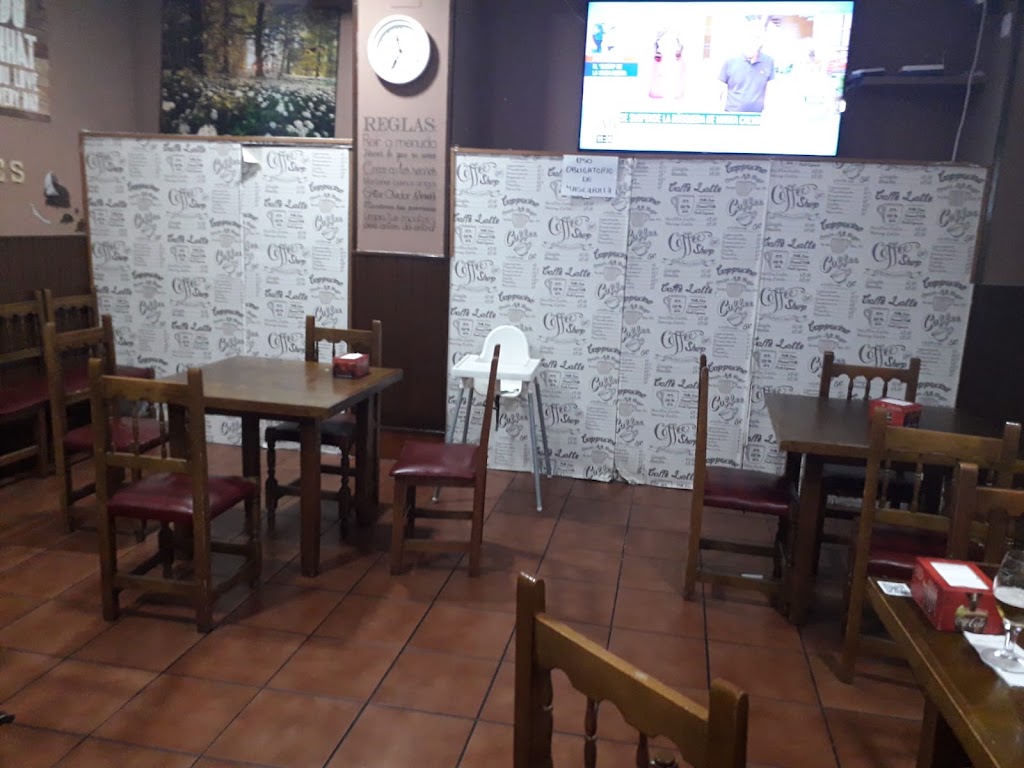 Bar Cafe Caceres 48 — Ambiente