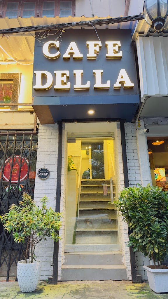 Cafe Della