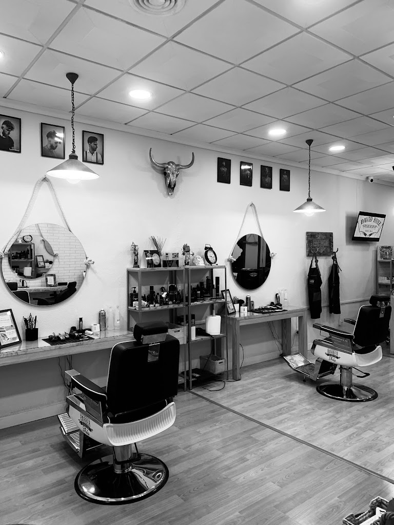David Ruiz Barbershop — Interior