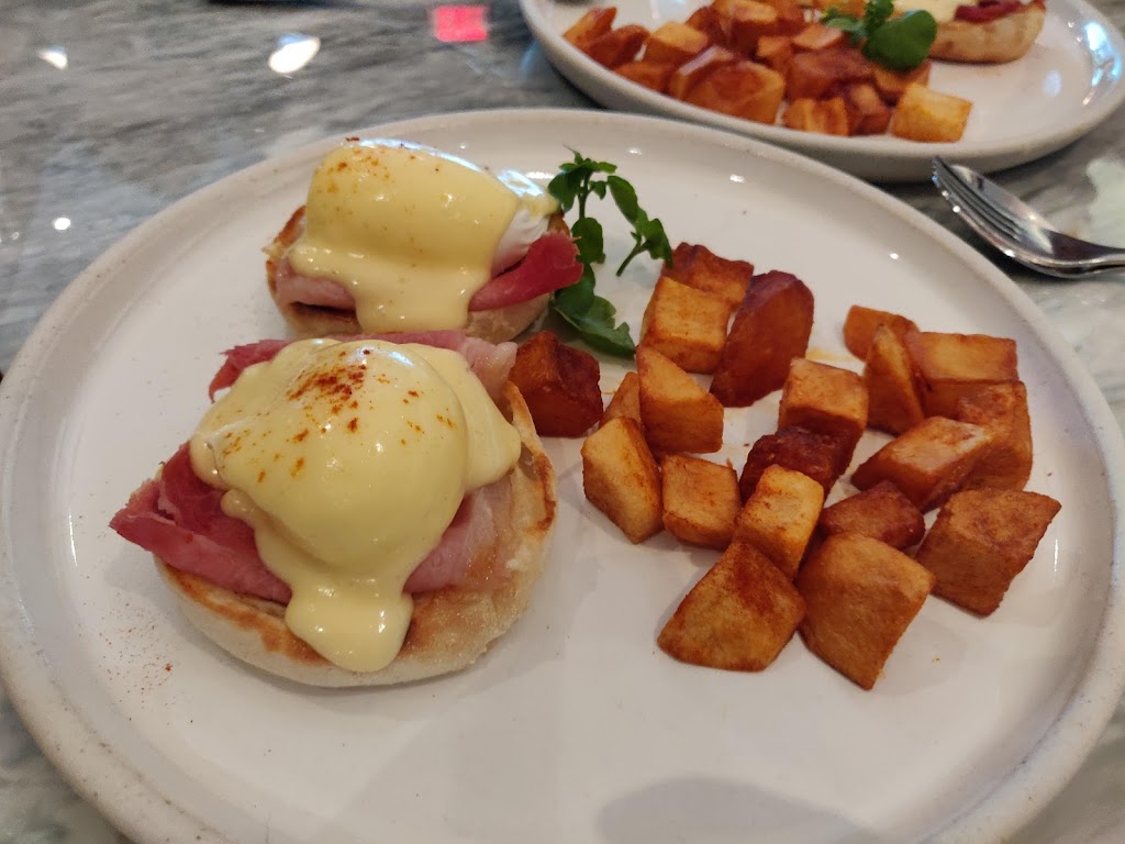 Eggs Benedict