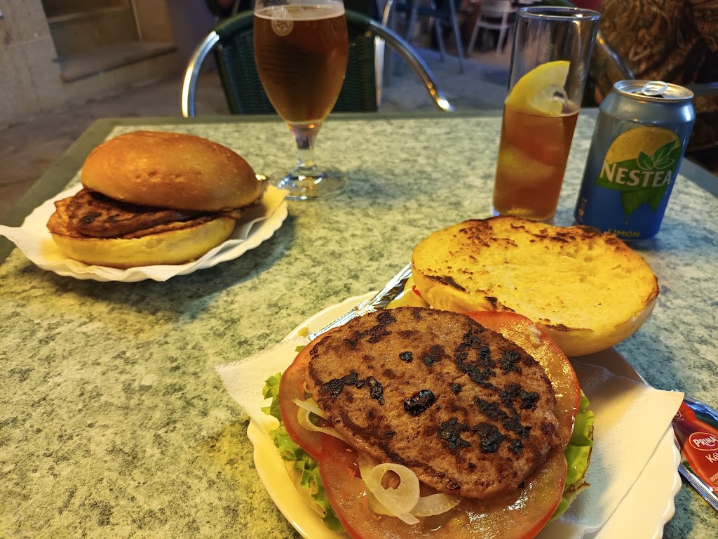 Calima Burger — Comida y bebida