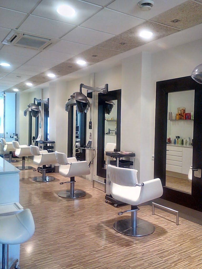Estiltres Peluqueros — Interior