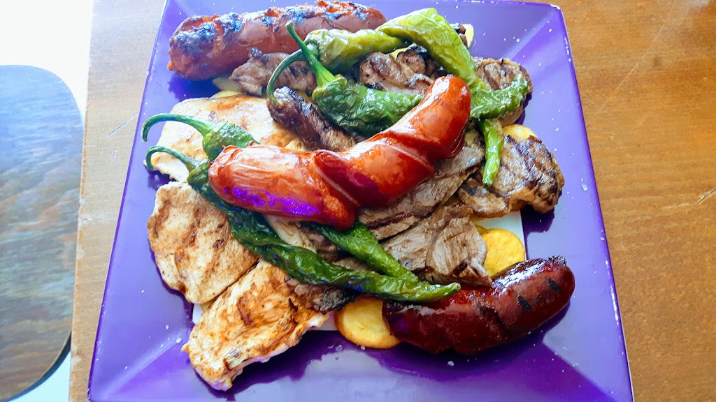 Cerveceria - Taperia Las Americas — Comida y bebida
