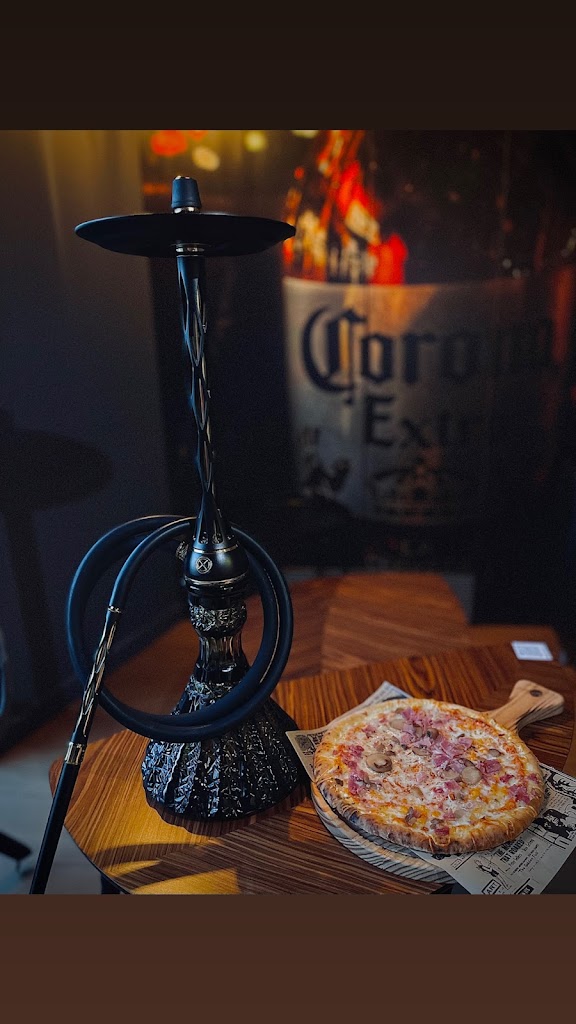 Mitera Lounge Club — Comida y bebida