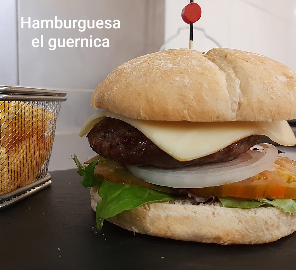 Restaurante EL GUERNICA — Comida y bebida