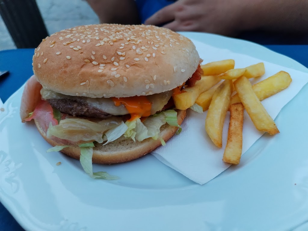 Horchateria Cafeteria La Plaza — Comida y bebida