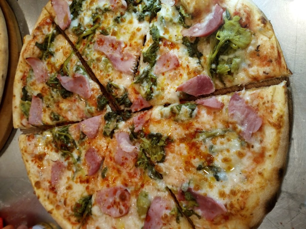 Dolce Vita Pizzeria — Del propietario