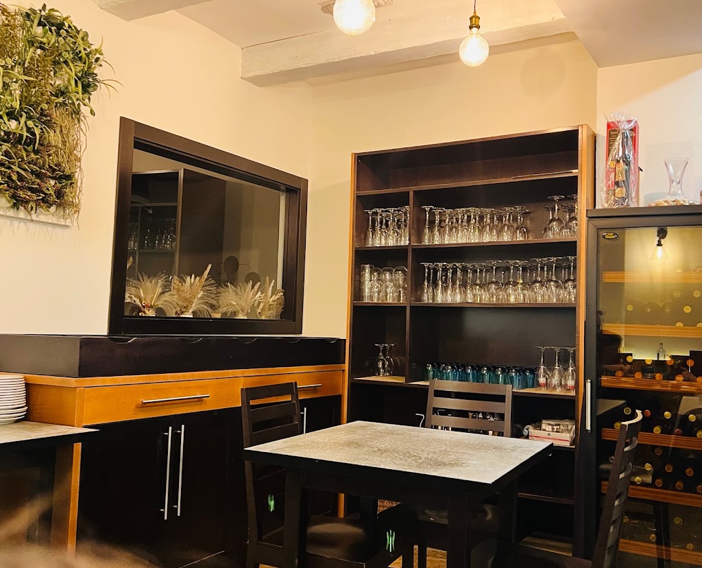MADHUR gastrobar — Ambiente