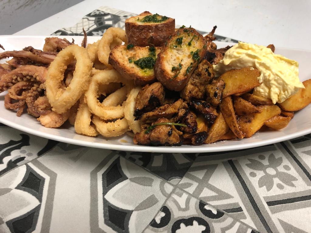 Restaurante El Rincon de San Miguel — Comida y bebida