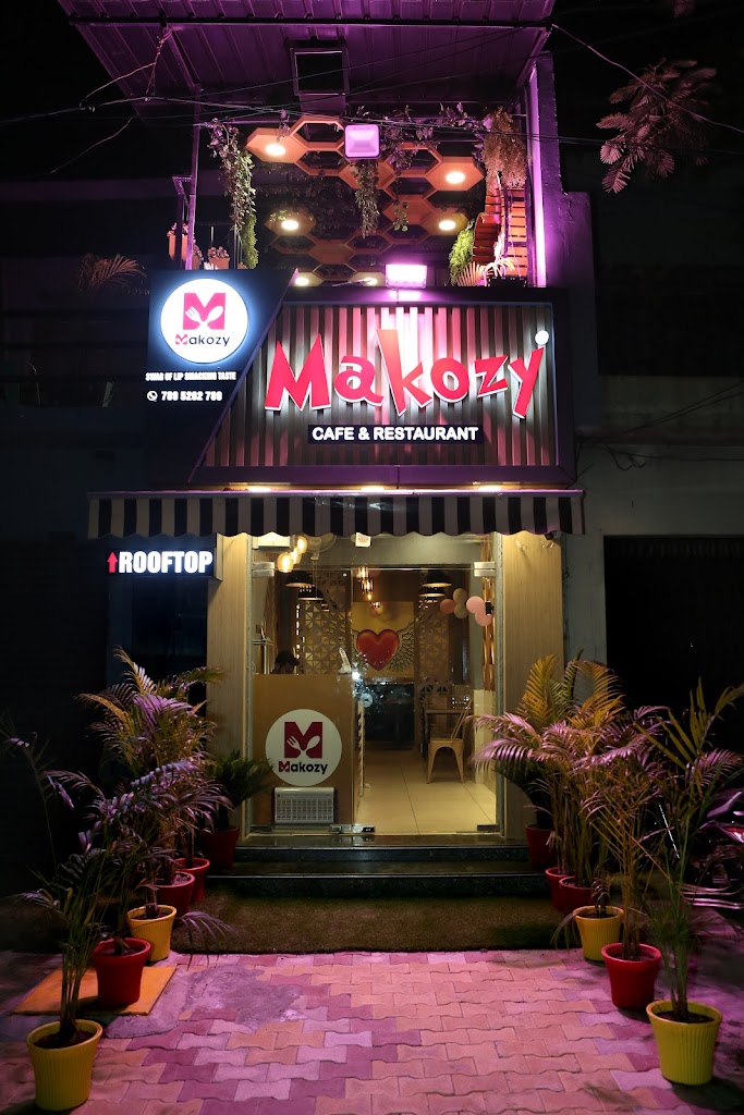 Makozy Cafe Restaurant