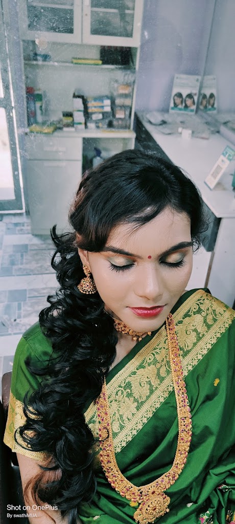 Monisha Beauty Parlour