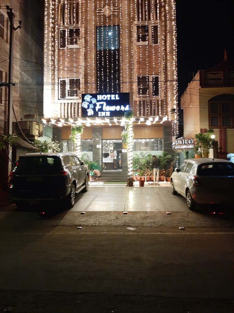 Hotel Flowers Inn
