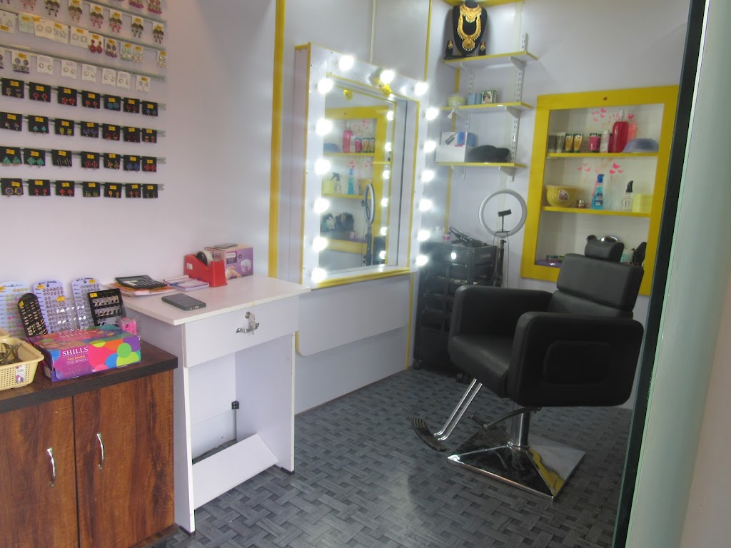 Arthi S Alngkaarm Beauty Parlour