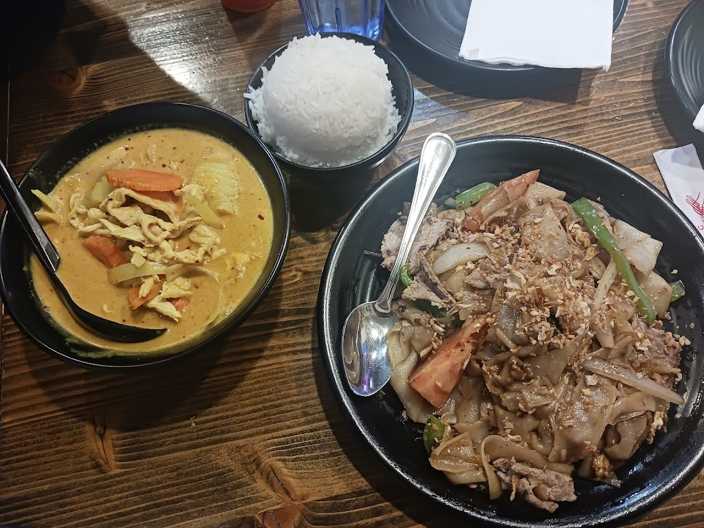 D E Thai Kitchen