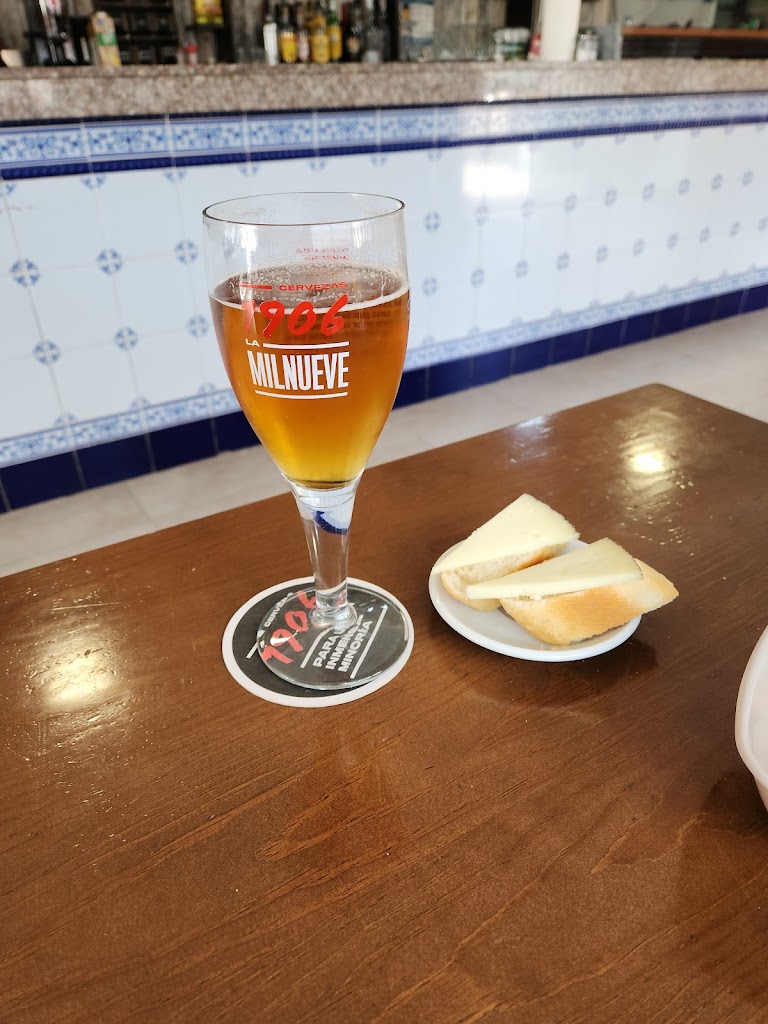 Bar Hnos. Perez — Comida y bebida