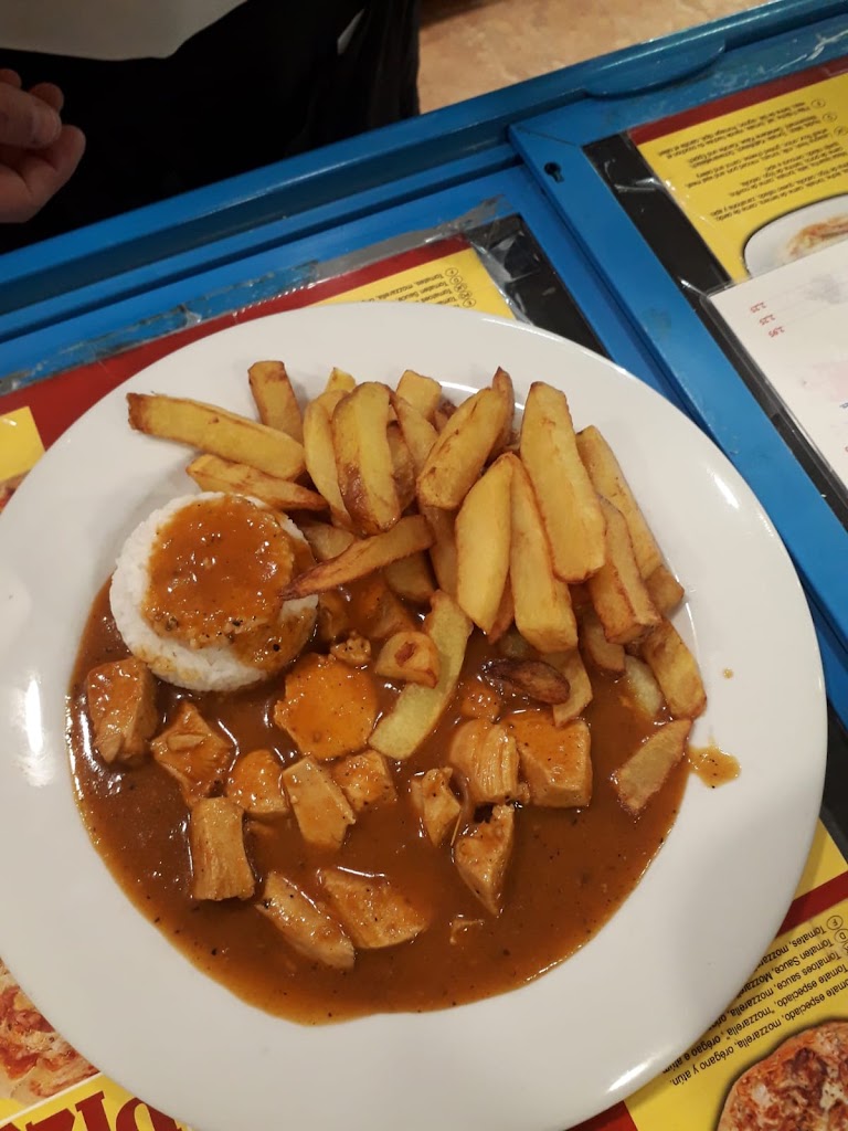John and Joseph Restaurant — Comida y bebida