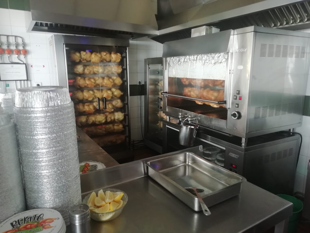 Asador de Pollos Repito Ayamonte — Ambiente