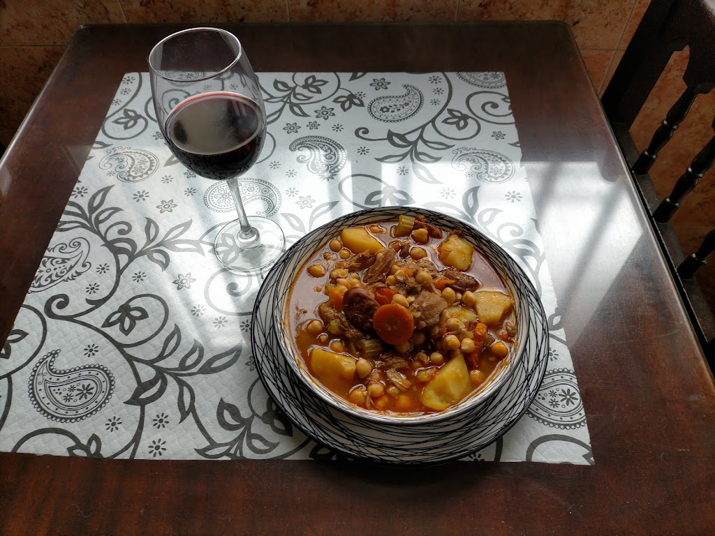 Bar Bon Lloc — Comida y bebida