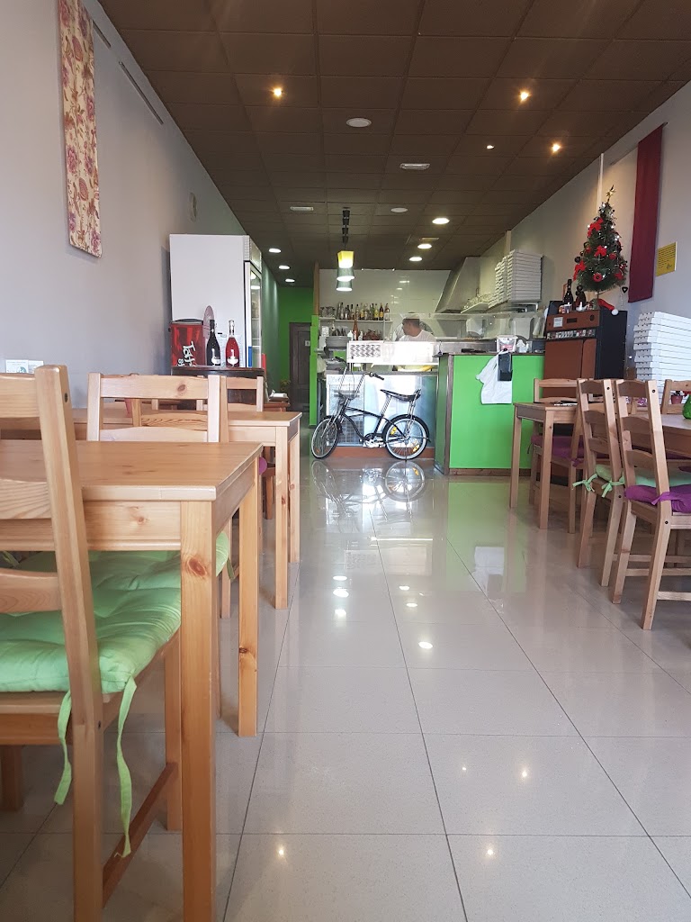 Pizzeria Cafeteria La Toscana — Ambiente