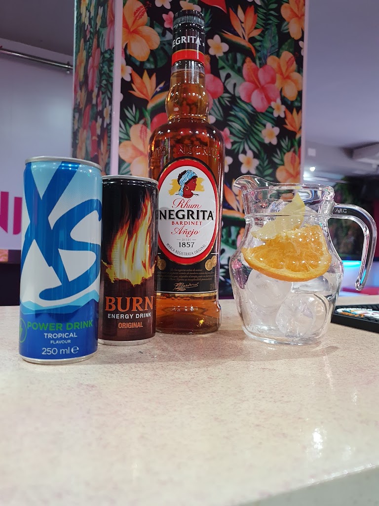 Bar Babilonia — Comida y bebida