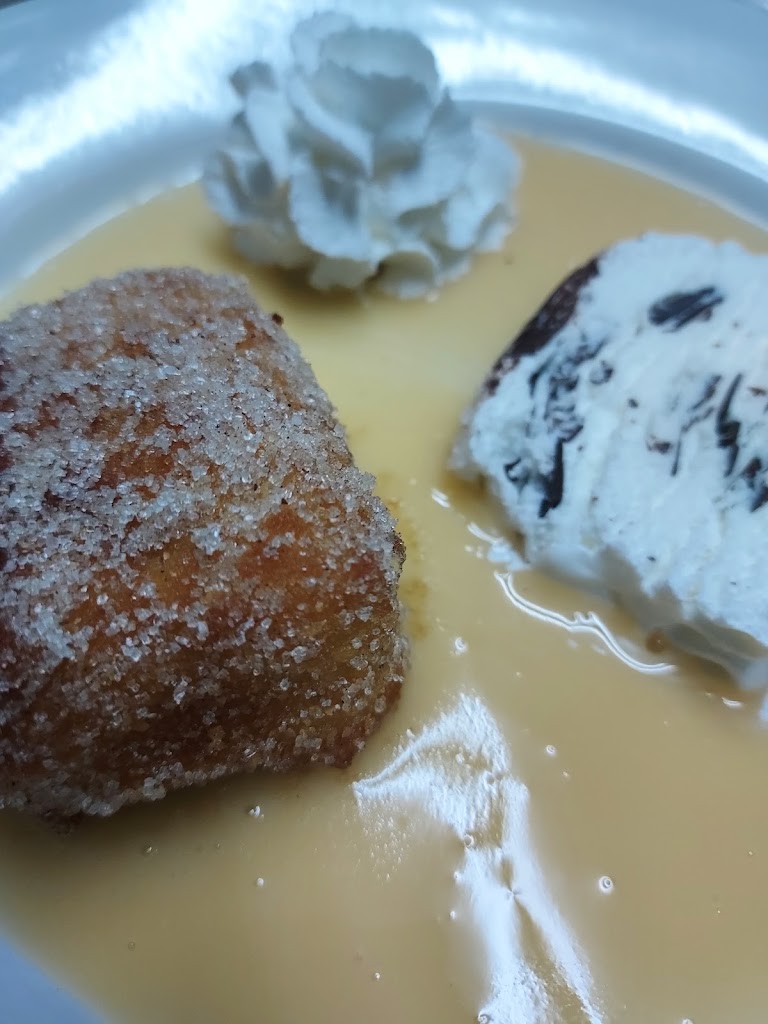 Restaurante Club Social Los Jinetes — Comida y bebida