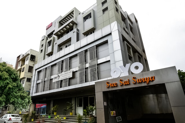 Oyo Sree Sai Surya Service Apartment