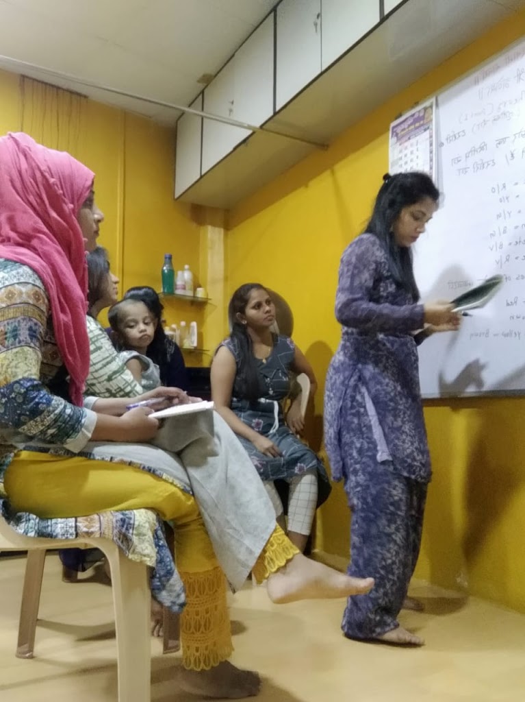 The Queen Salon Academy