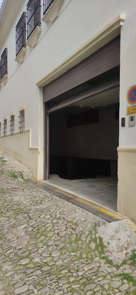 Aparcamiento Colegio La Inmaculada RONDA — Del propietario