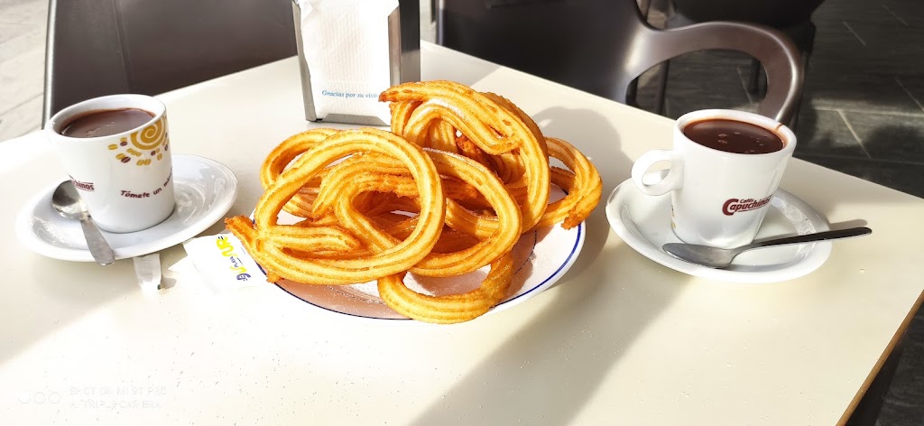 Bar-Cafeteria Arcoiris — Comida y bebida