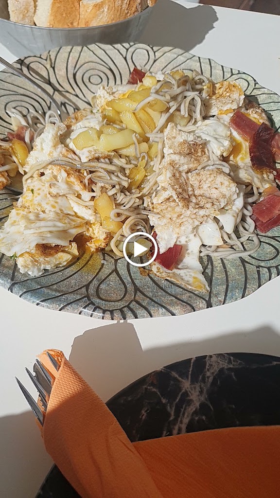 Cafeteria Holydama — Videos