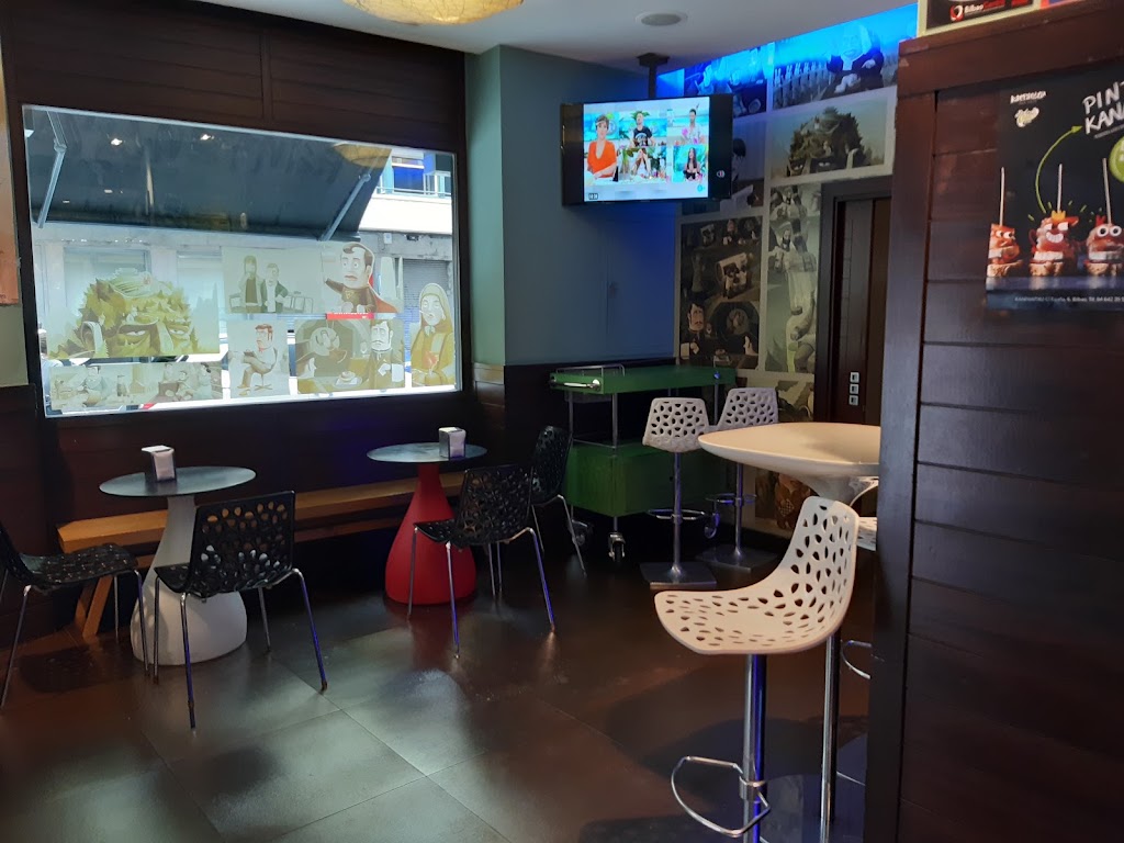 Cafe Kanpantxu — Ambiente