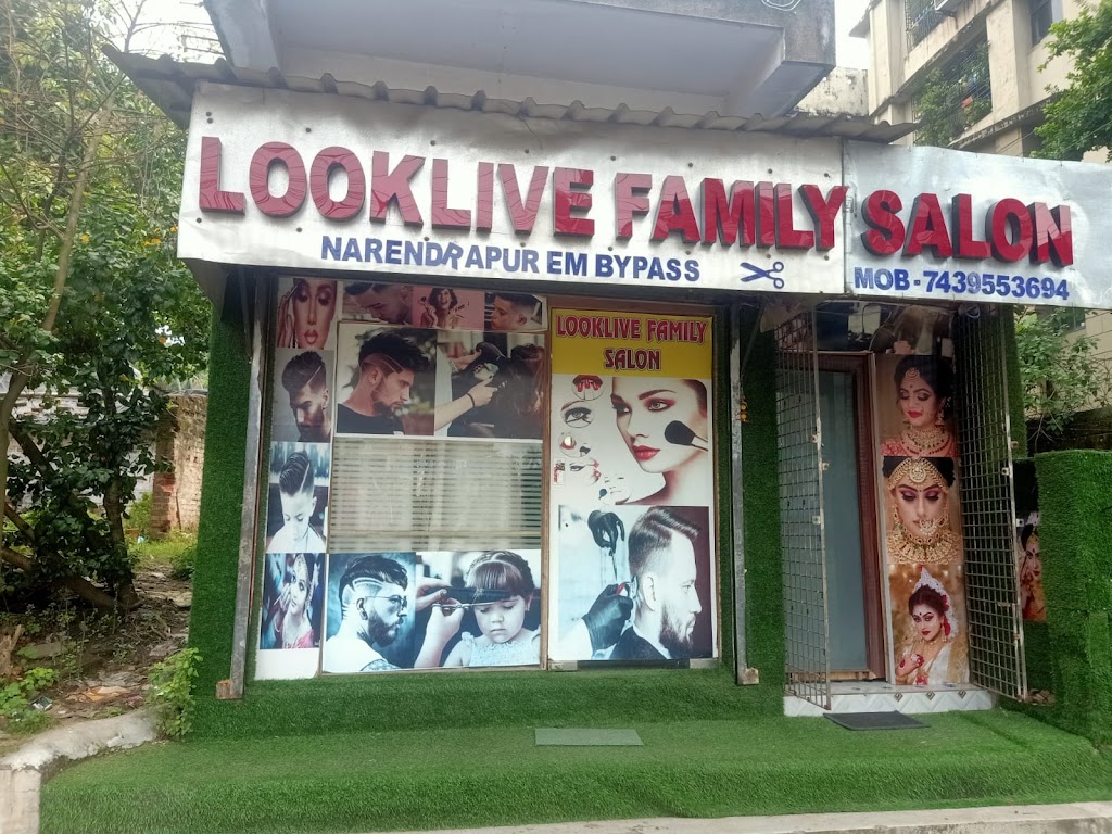 Look Live Family Saloon