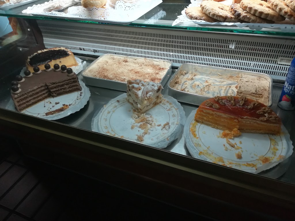 Bar Cafeteria Mi Nino — Comida y bebida