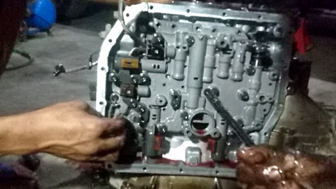 Bengkel mobil Sumber rejeki /Sutrisno Jalan Mulawarman selatan kramas semarang. (Depan Indomaret)