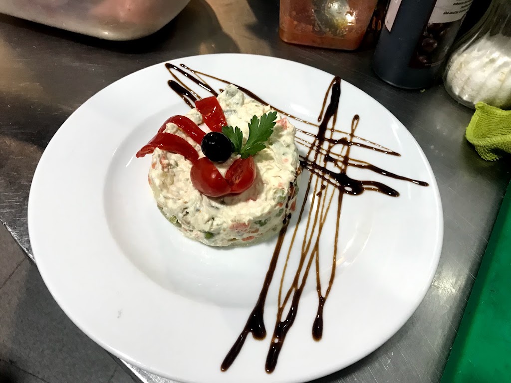 Bar Trisquel — Comida y bebida