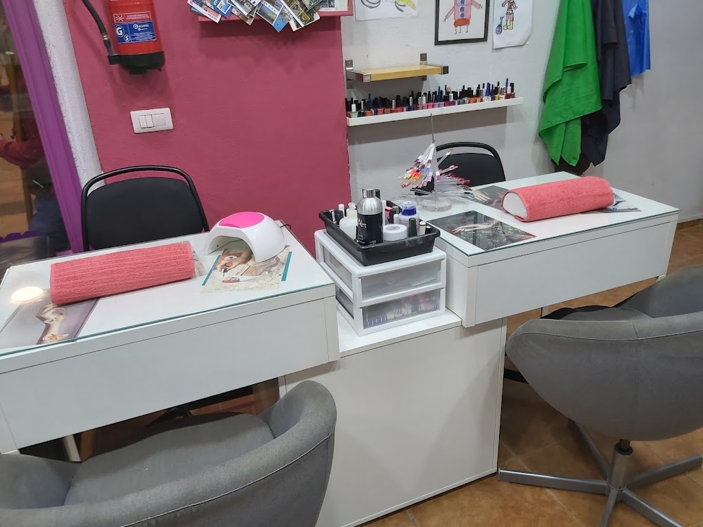 Peluqueria Carmen's Hair Salon — Interior