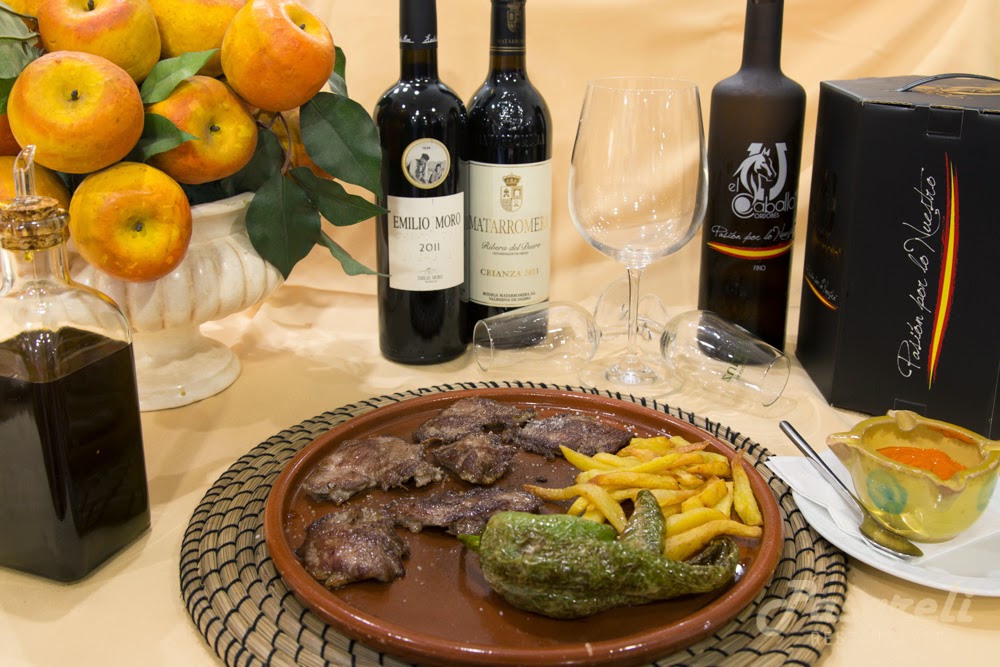 Restaurante Pasareli — Comida y bebida