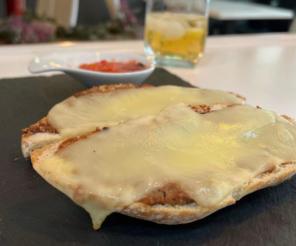 MX Cafe Bar — Comida y bebida