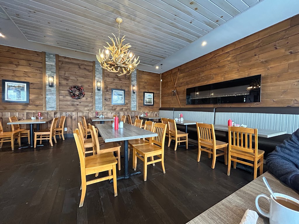 Cottage Canoe Restaurant in Barrie