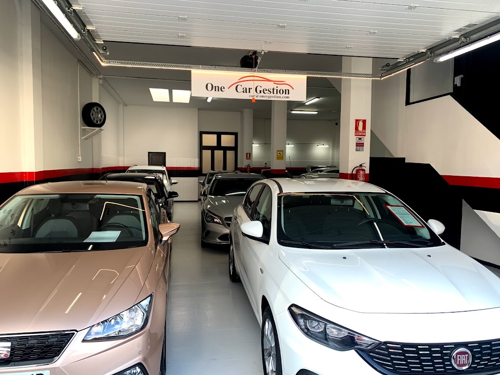 One Car Gestion — Interior