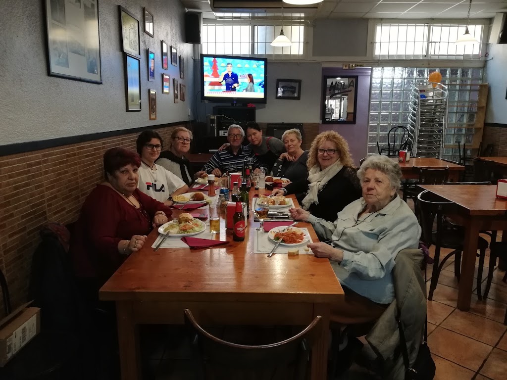 BAR LA CACHARRERA — Ambiente